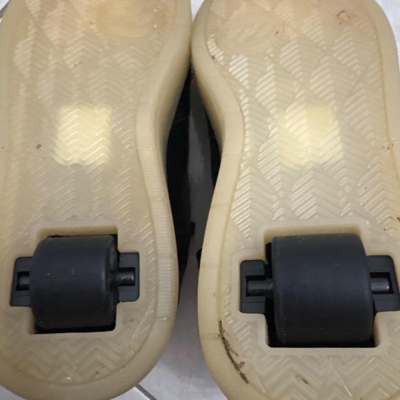 HEELYS - Picture 4 of 6